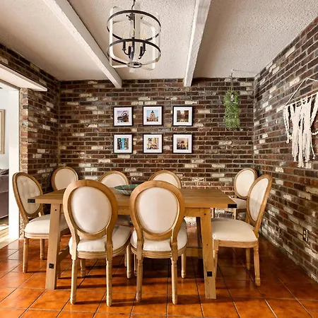 Adorable 4 Bedroom Home With Pool & More